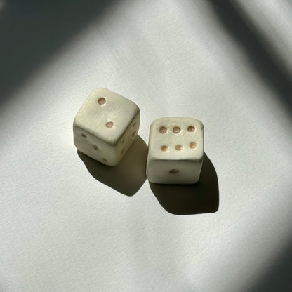 Dice 03 - Pair (Tan)