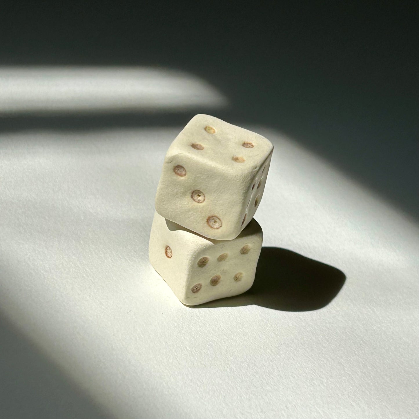 Dice 03 - Pair (Tan)